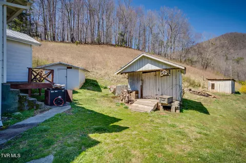 Exterior - 501 Polly Erwin Road Erwin Tn 37650, Erwin, TN 37650 photo 4 of 9