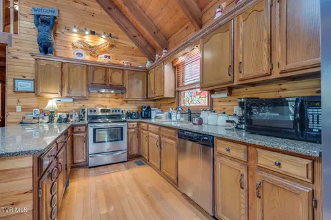 Kitchen - 105 Laurel Road Erwin Tn 37650, Erwin, TN 37650 photo 2 of 3