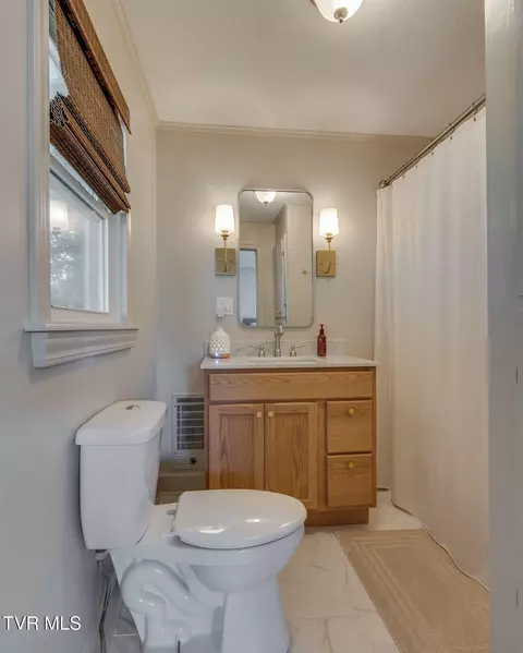 352 Clinchfield Avenue Erwin Tn 37650, Erwin, TN 37650 photo 16