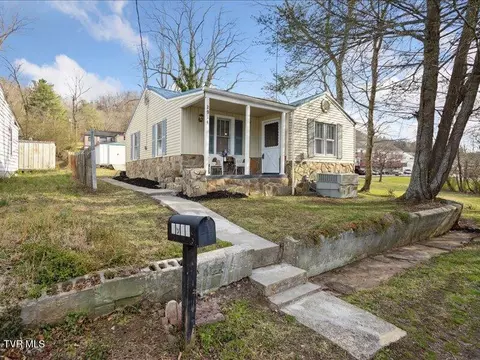 2914 Bay St Bristol Tn 37620, Bristol, TN 37620