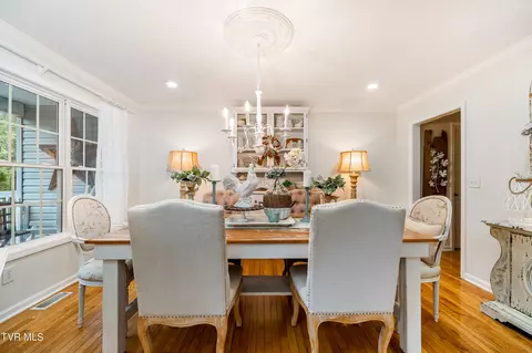 Dining - 122 White Pine Road Hampton Tn 37658, Hampton, TN 37658 photo 1 of 5