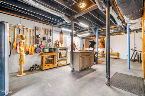 Kitchen - 122 White Pine Road Hampton Tn 37658, Hampton, TN 37658 photo 7 of 8