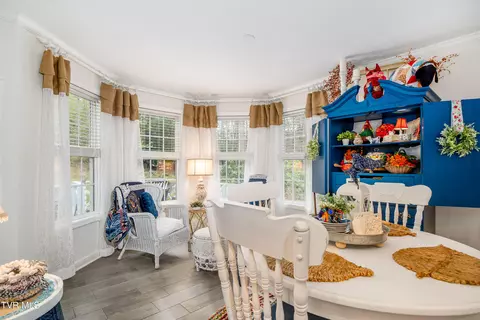 Dining - 122 White Pine Road Hampton Tn 37658, Hampton, TN 37658 photo 4 of 5