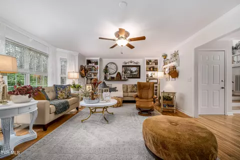 Living - 122 White Pine Road Hampton Tn 37658, Hampton, TN 37658 photo 3 of 3