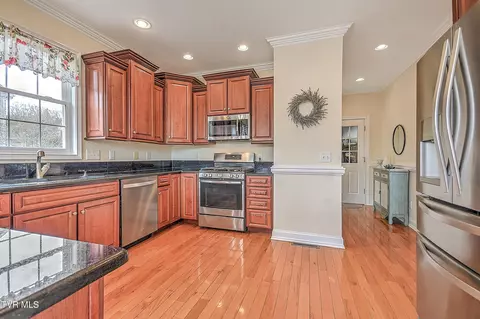 Kitchen - 1005 Willows Trace Drive Johnson City Tn 37601, Johnson City, TN 37601 photo 2 of 9