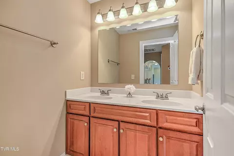 Bath - 1005 Willows Trace Drive Johnson City Tn 37601, Johnson City, TN 37601 photo 6 of 12