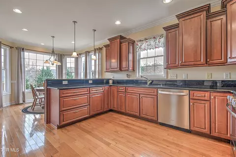 Kitchen - 1005 Willows Trace Drive Johnson City Tn 37601, Johnson City, TN 37601 photo 6 of 9