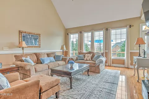 Living - 1005 Willows Trace Drive Johnson City Tn 37601, Johnson City, TN 37601 photo 1 of 5