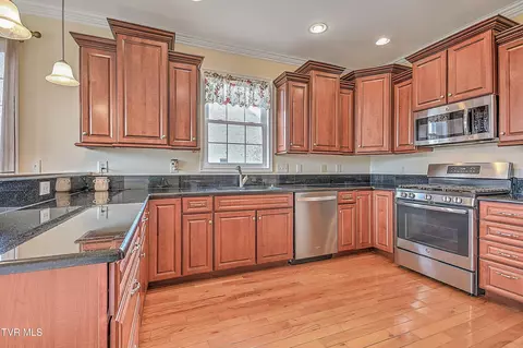 Kitchen - 1005 Willows Trace Drive Johnson City Tn 37601, Johnson City, TN 37601 photo 3 of 9