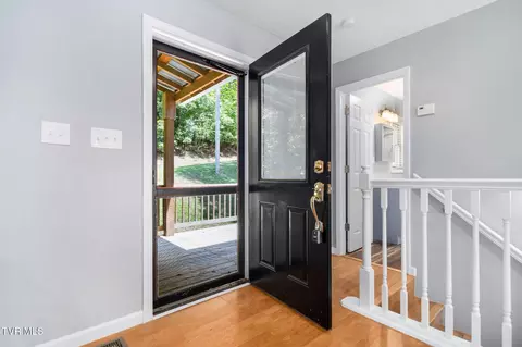 Entry Way - 2316 Devault Bridge Road Piney Flats Tn 37686, Piney Flats, TN 37686 photo 1 of 2