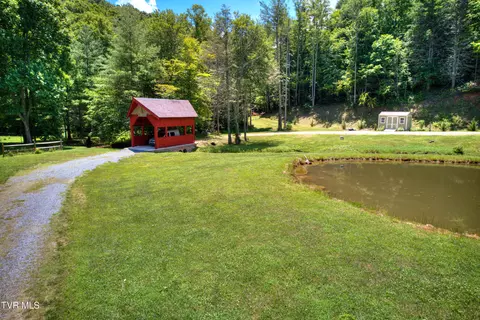Exterior - 565 Piney Grove Road Hampton Tn 37658, Hampton, TN 37658 photo 13 of 16
