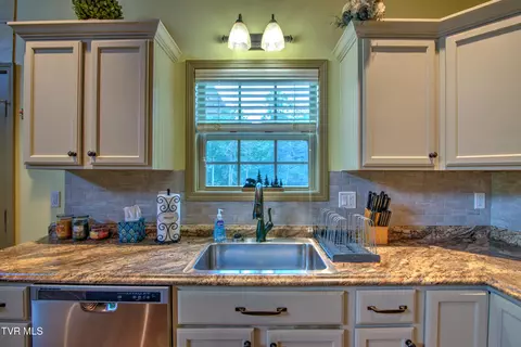Kitchen - 565 Piney Grove Road Hampton Tn 37658, Hampton, TN 37658 photo 2 of 2