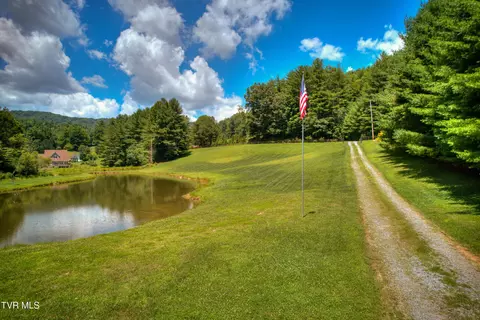 Exterior - 565 Piney Grove Road Hampton Tn 37658, Hampton, TN 37658 photo 14 of 16