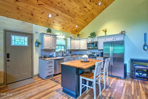 Kitchen - 565 Piney Grove Road Hampton Tn 37658, Hampton, TN 37658 photo 1 of 2