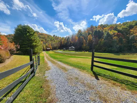 Exterior - 565 Piney Grove Road Hampton Tn 37658, Hampton, TN 37658 photo 2 of 16
