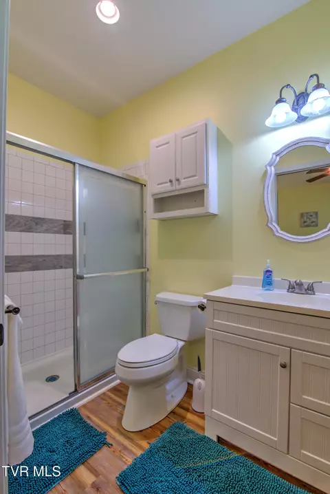 Bath - 565 Piney Grove Road Hampton Tn 37658, Hampton, TN 37658 photo 1 of 2