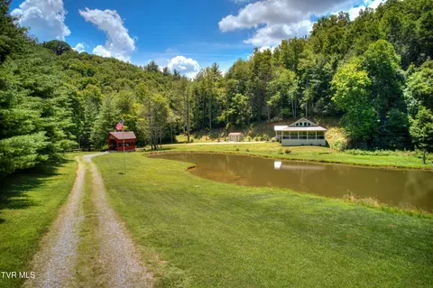 Exterior - 565 Piney Grove Road Hampton Tn 37658, Hampton, TN 37658 photo 11 of 16