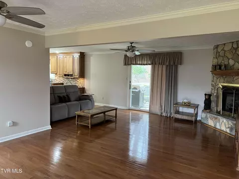 Living - 648 NE Blanton Avenue Wise Va 24293, Wise, VA 24293 photo 2 of 2