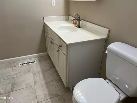 Bath - 648 NE Blanton Avenue Wise Va 24293, Wise, VA 24293 photo 1 of 4