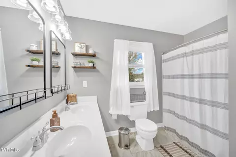 Bath - 127 Hawk Lane Gray Tn 37615, Gray, TN 37615 photo 1 of 4