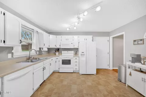 Kitchen - 127 Hawk Lane Gray Tn 37615, Gray, TN 37615 photo 1 of 2