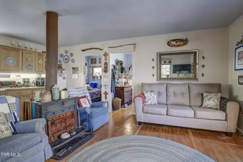 Living - 869 Tumbling Creek Road Erwin Tn 37650, Erwin, TN 37650 photo 5 of 5