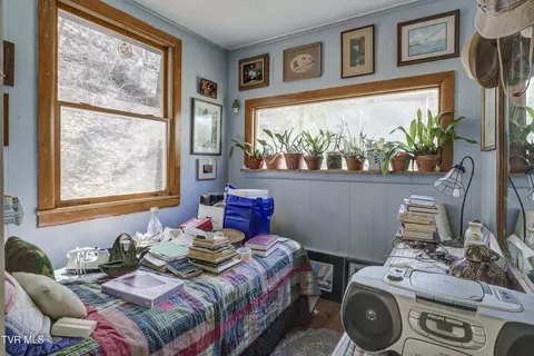 Bedroom - 869 Tumbling Creek Road Erwin Tn 37650, Erwin, TN 37650 photo 2 of 5