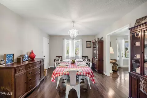 Dining - 506 Old Stage Road Erwin Tn 37650, Erwin, TN 37650 photo 2 of 3