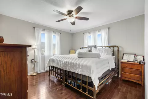 Bedroom - 506 Old Stage Road Erwin Tn 37650, Erwin, TN 37650 photo 3 of 7