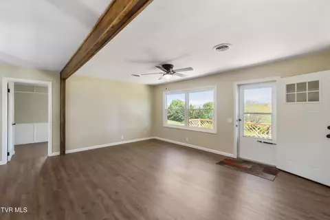 Living - 61 Tiny Lane Greeneville Tn 37743, Greeneville, TN 37743 photo 4 of 6