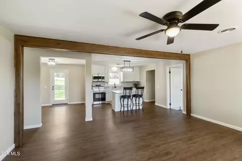 Living - 61 Tiny Lane Greeneville Tn 37743, Greeneville, TN 37743 photo 3 of 6