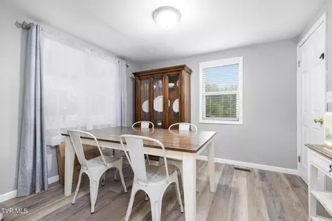 Dining - 347 Rittertown Road Hampton Tn 37658, Hampton, TN 37658 photo 1 of 1