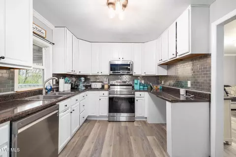 Kitchen - 347 Rittertown Road Hampton Tn 37658, Hampton, TN 37658 photo 2 of 2