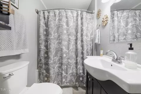 Bath - 347 Rittertown Road Hampton Tn 37658, Hampton, TN 37658 photo 1 of 1