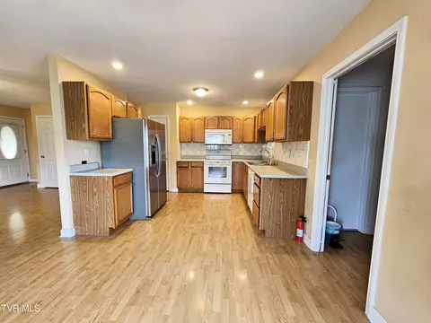 Kitchen - 485 Ebenezer Loop Chuckey Tn 37641, Chuckey, TN 37641 photo 2 of 2