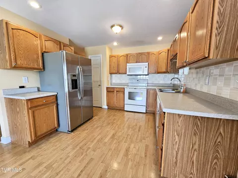 Kitchen - 485 Ebenezer Loop Chuckey Tn 37641, Chuckey, TN 37641 photo 1 of 2