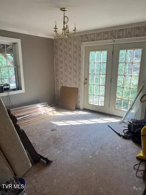 Dining - 200 Little Bald Creek Road Erwin Tn 37650, Erwin, TN 37650 photo 1 of 1