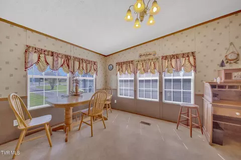 Dining - 460 Ebenezer Loop Chuckey Tn 37641, Chuckey, TN 37641 photo 1 of 1