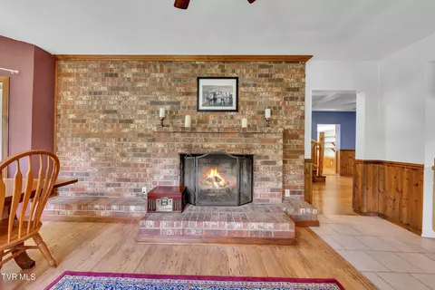 Dining - 320 Ray Kegley Road Erwin Tn 37650, Erwin, TN 37650 photo 4 of 5