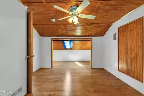 Bedroom - 320 Ray Kegley Road Erwin Tn 37650, Erwin, TN 37650 photo 5 of 6