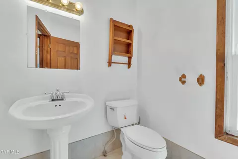 Bath - 320 Ray Kegley Road Erwin Tn 37650, Erwin, TN 37650 photo 1 of 10