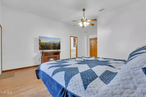 Bedroom - 320 Ray Kegley Road Erwin Tn 37650, Erwin, TN 37650 photo 2 of 6