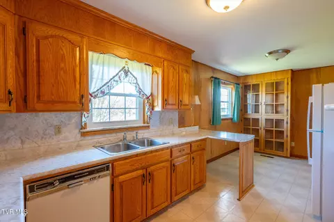 55 Central Street Greeneville Tn 37745, Greeneville, TN 37745 photo 12