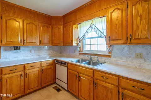 55 Central Street Greeneville Tn 37745, Greeneville, TN 37745 photo 13