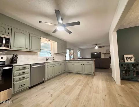 Kitchen - 6103 Crystal Lane Wise Va 24293, Wise, VA 24293 photo 2 of 2