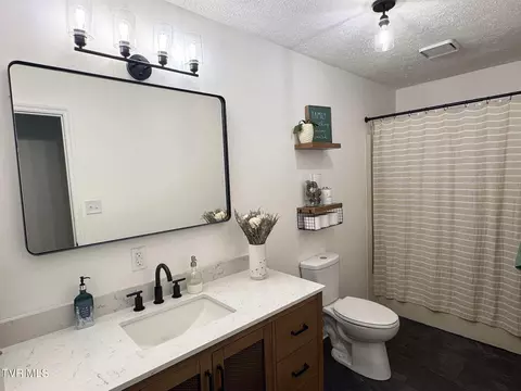 Bath - 6103 Crystal Lane Wise Va 24293, Wise, VA 24293 photo 2 of 2