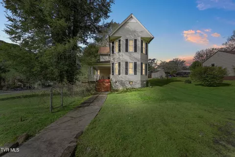 118 S 1st Street Big Stone Gap Va 24219, Big Stone Gap, VA 24219