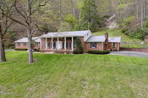 5268 River Side Drive Raven Va 24639, Raven, VA 24639