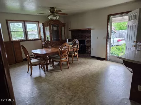 Dining - 117 Tyler Street Erwin Tn 37650, Erwin, TN 37650 photo 1 of 1