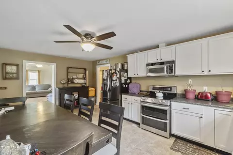 Kitchen - 915 Ottway Rd Greeneville Tn 37745, Greeneville, TN 37745 photo 1 of 3